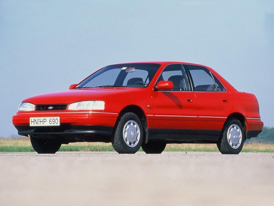  Hyundai Lantra 1990 года  (фото 5 из 9)